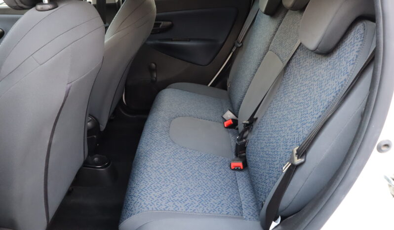 
								LANCIA YPSILON 1.0 HYBRID 70CV GOLD full									
