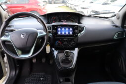 
										LANCIA YPSILON 1.0 HYBRID 70CV GOLD full									