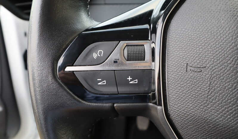 
								PEUGEOT 208 1.2cc PureTech 75cv S&S Active full									