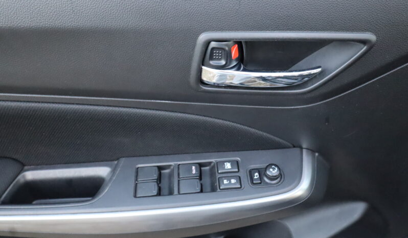 
								SUZUKI SWIFT 1.2cc HYBRID 83CV TOP full									