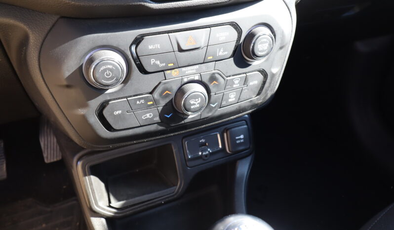 
								JEEP RENEGADE 1.0cc TURBO I3 120cv 4X2 LONGITUDE full									