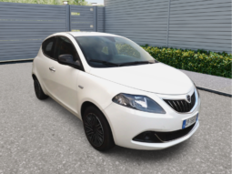 
										LANCIA YPSILON 1.0 HYBRID 70CV GOLD full									