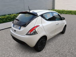
										LANCIA YPSILON 1.0 HYBRID 70CV GOLD full									